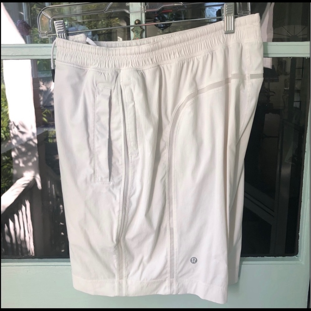 Lululemon Pace Breaker shorts